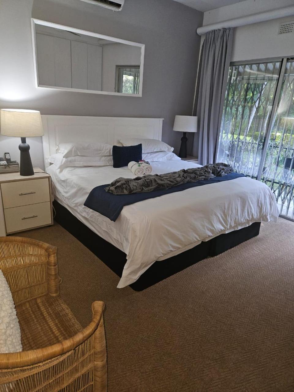 Hillton Manor Guest House Richards Bay Exterior foto